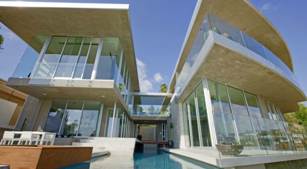Blue Jay Way Residence - McClean Design